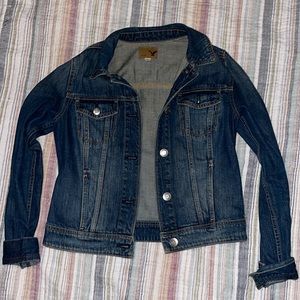 Cropped denim Hollister jacket!!